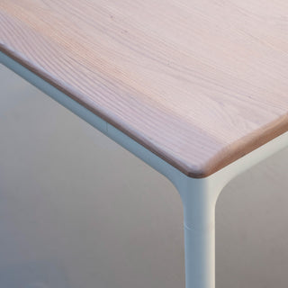 Solid Wood Desk vs Laminate Desk: What Actually Lasts?